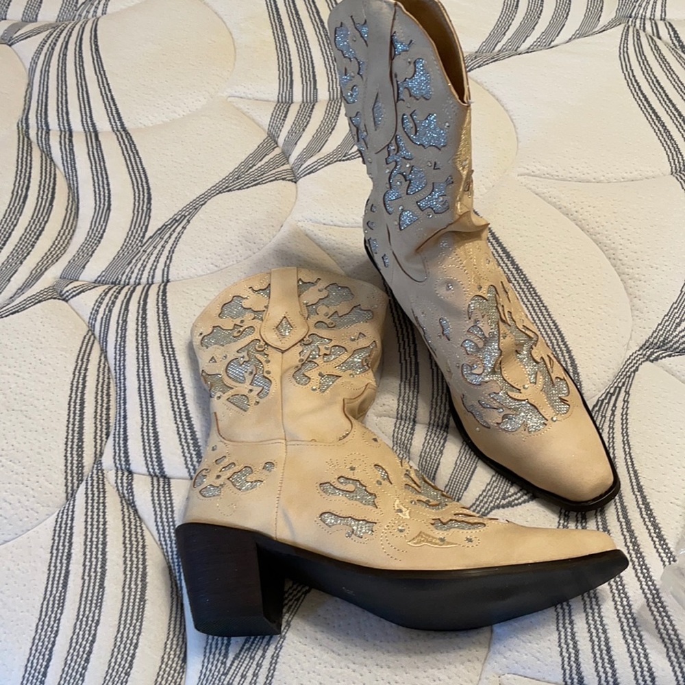 Cowboy boots for women